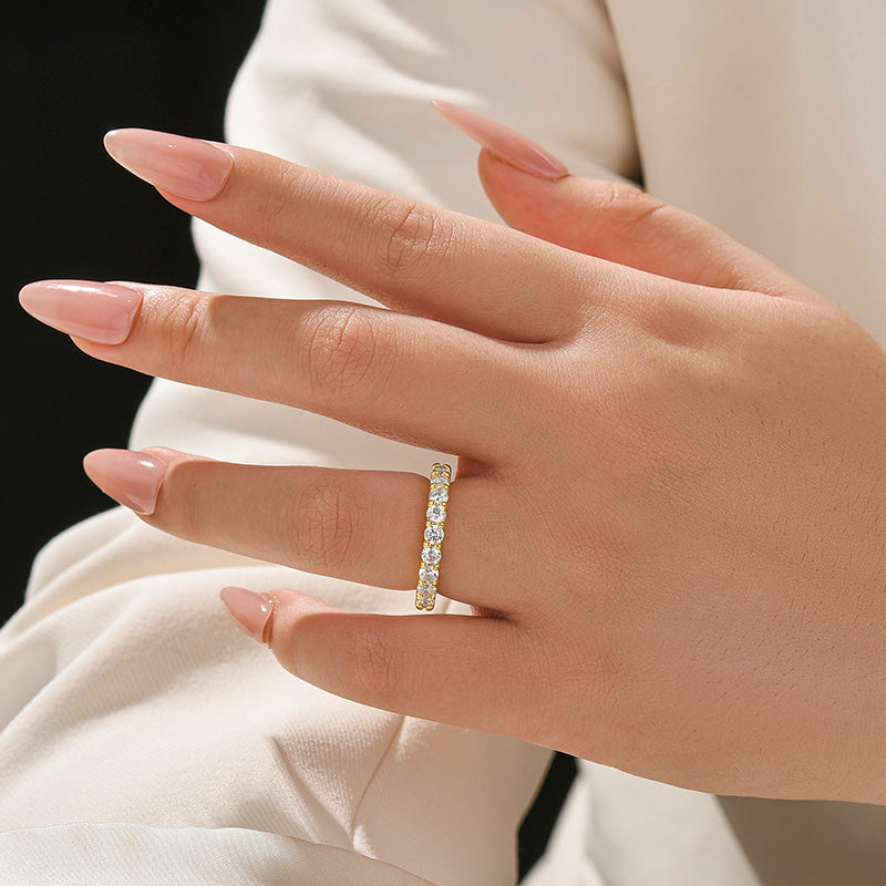 Aurevyn 2.5 Ct Yellow Gold Round Cut Women's Wedding Band