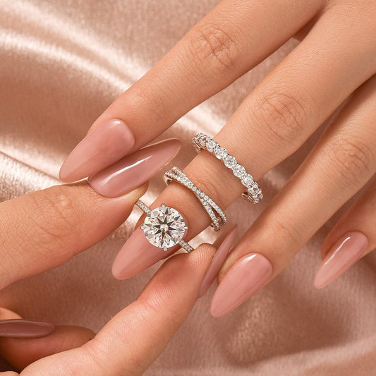 Aurevyn 4.0 Ct Round Cut Moissanite Diamond Wedding Ring with Twist Bands