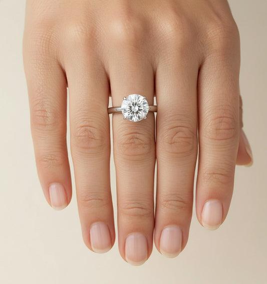 Aurevyn Étoile Solitaire Ring
