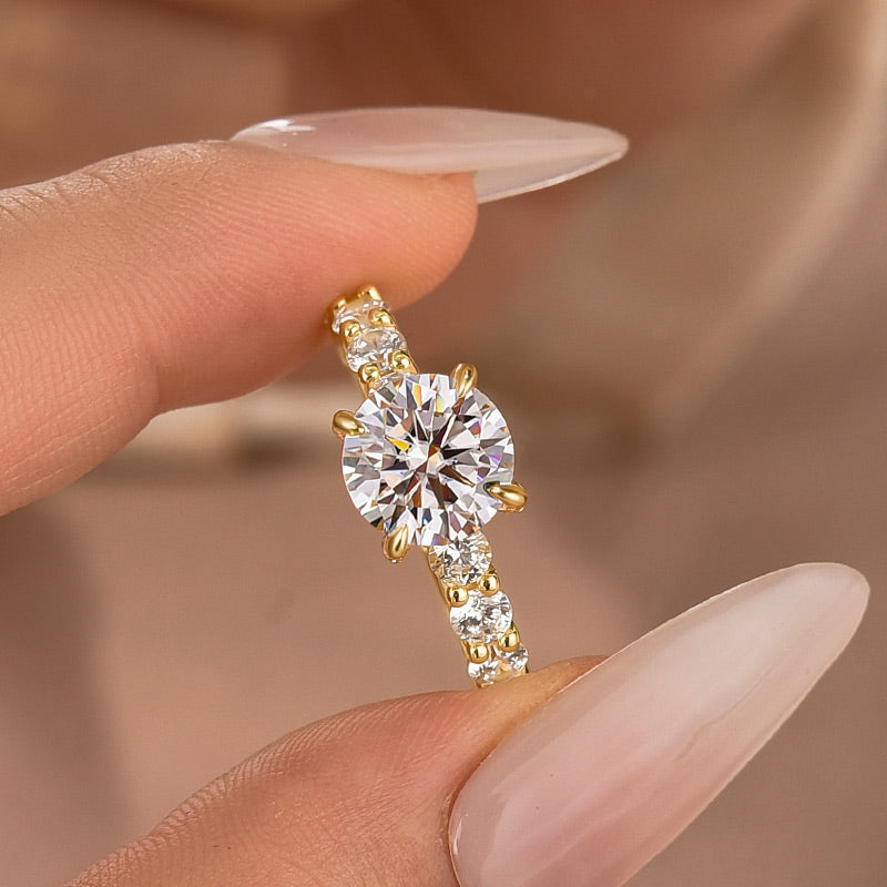 Aurevyn 2.0Ct~4.0 Ct Round Yellow Gold Engagement Ring