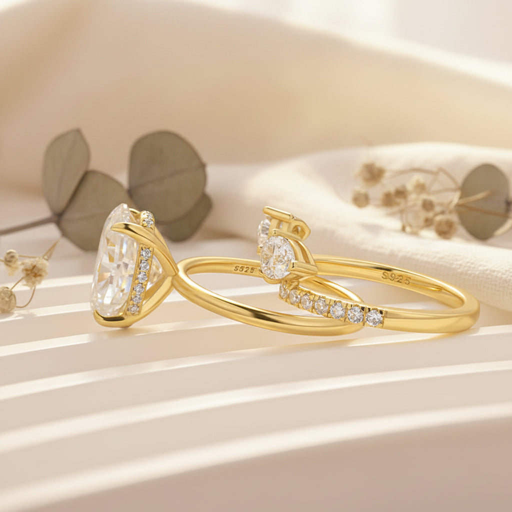 Aurevyn Moissanite 3.0Ct/4.0Ct Solitaire Oval Cut Engagement Ring With Pear Cut Wedding Band Wedding Ring Set