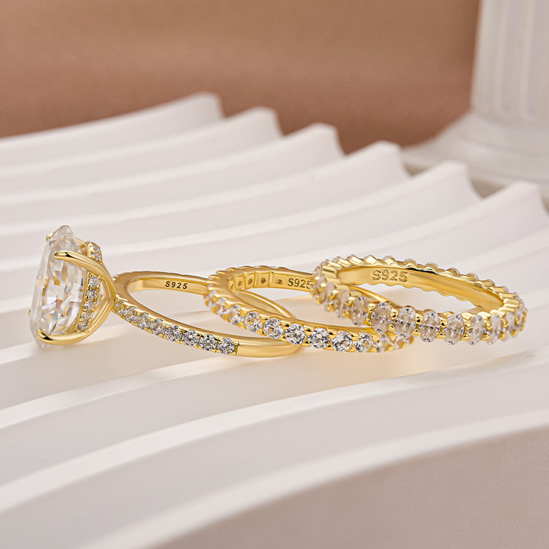 Aurevyn Moissanite 4.0Ct Oval Cut Yellow Gold Bridal Ring Set