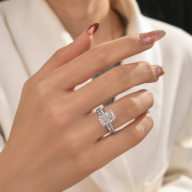 Aurevyn 3.5Ct Radiant Cut Engagement Ring With Green & White Round Cut Wedding Band