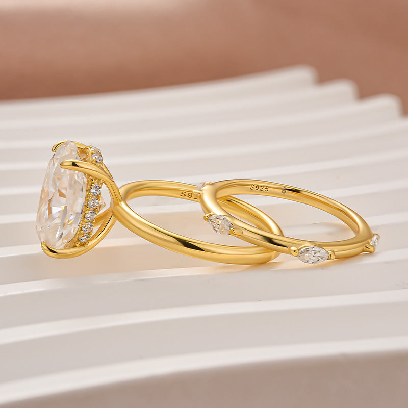 Aurevyn Moissanite 5.5Ct Solitaire Oval Cut Engagement Ring with Marquise Cut Wedding Band