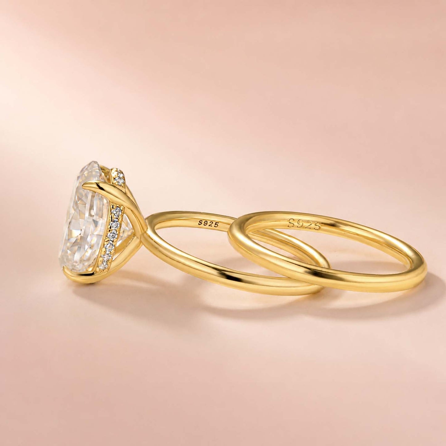 Aurevyn 4.0Ct Solitaire Oval Cut Yellow Gold Engagement Ring with Plain Wedding Band