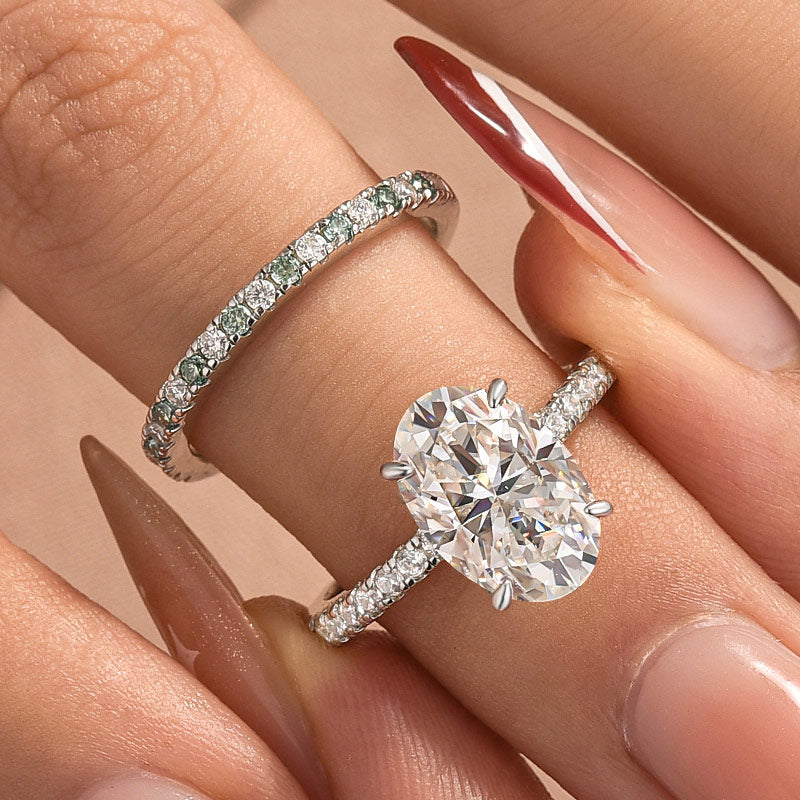 Aurevyn 4.0Ct Oval Cut Engagement Ring With Green & White Round Cut Wedding Band