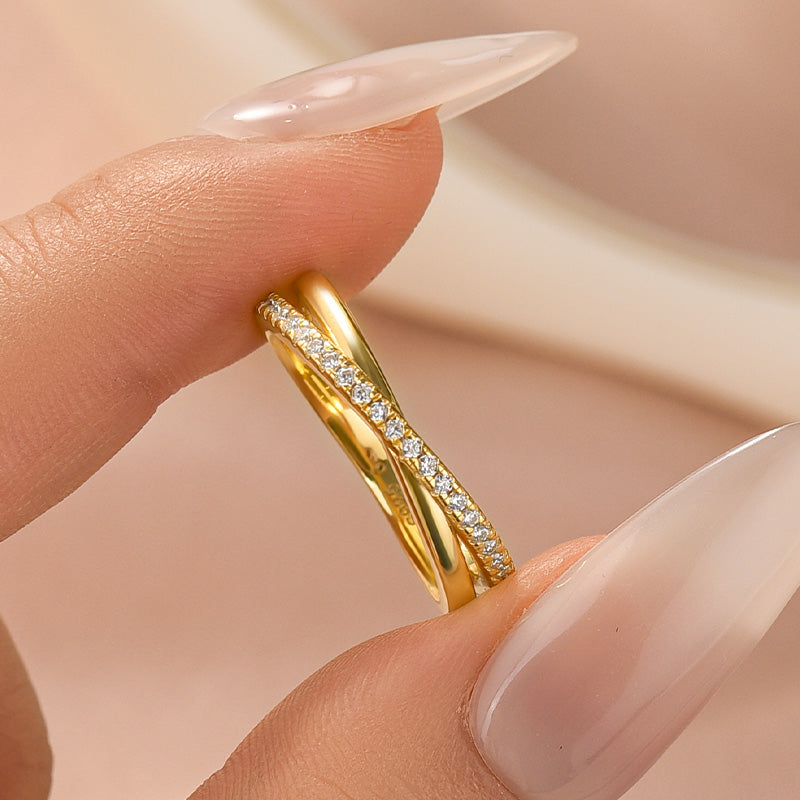 Aurevyn Moissanite 0.3Ct Twist Yellow Gold Round Cut Wedding Band