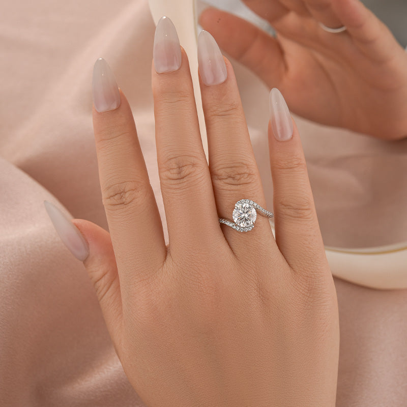 Aurevyn 2.0Ct Round Cut Moissanite Twist Engagement Ring with S925