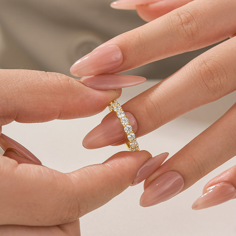 Aurevyn 2.5 Ct Yellow Gold Round Cut Women's Wedding Band