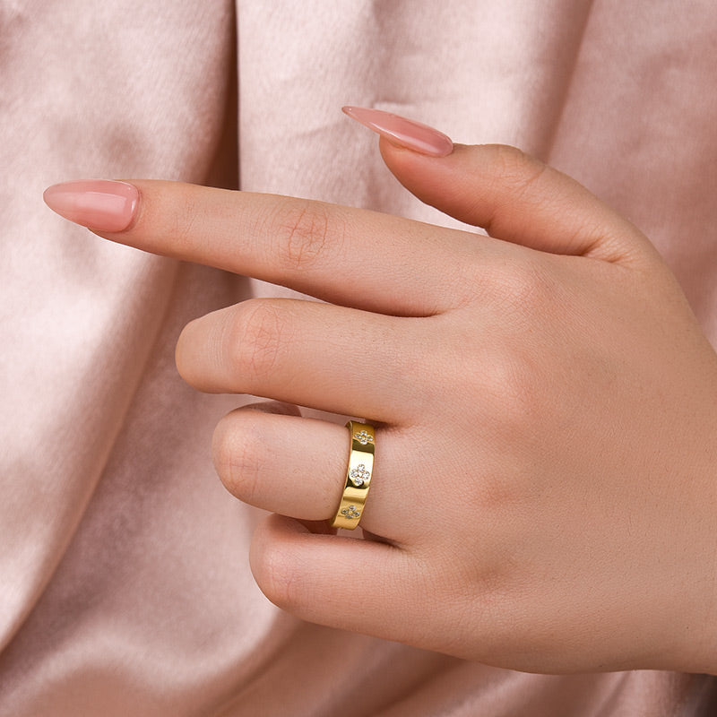 Aurevyn Yellow Gold Clover Wide Wedding Band
