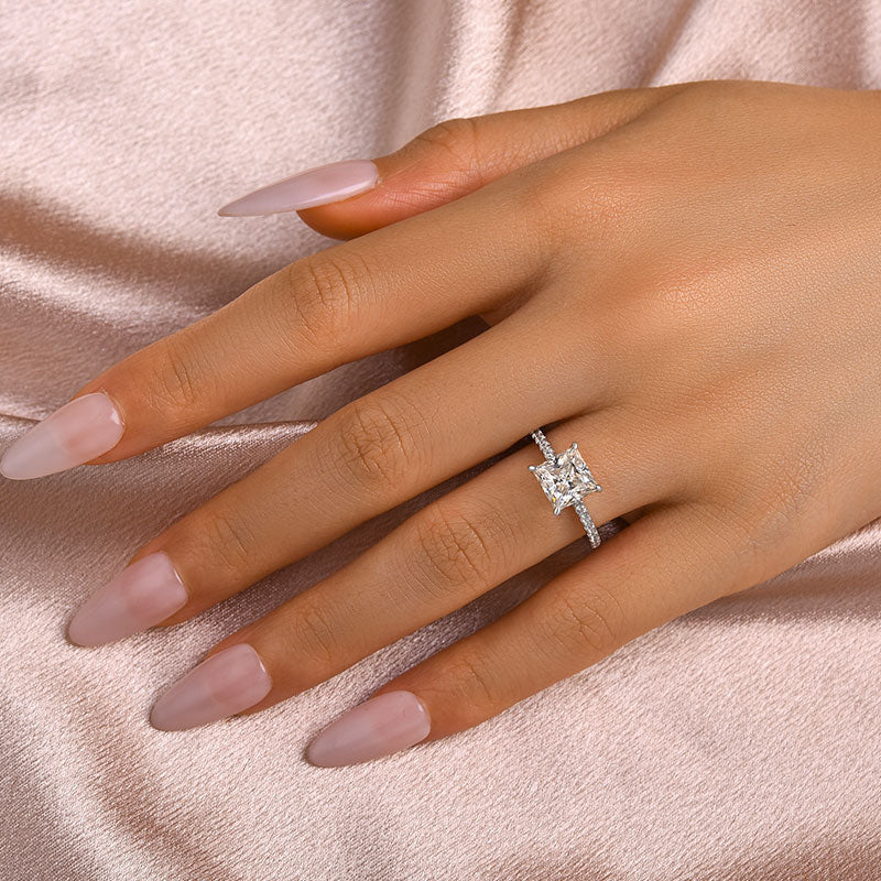 Aurevyn 2.0 Ct ～3.0 Ct Square Princess Cut Bridal Ring
