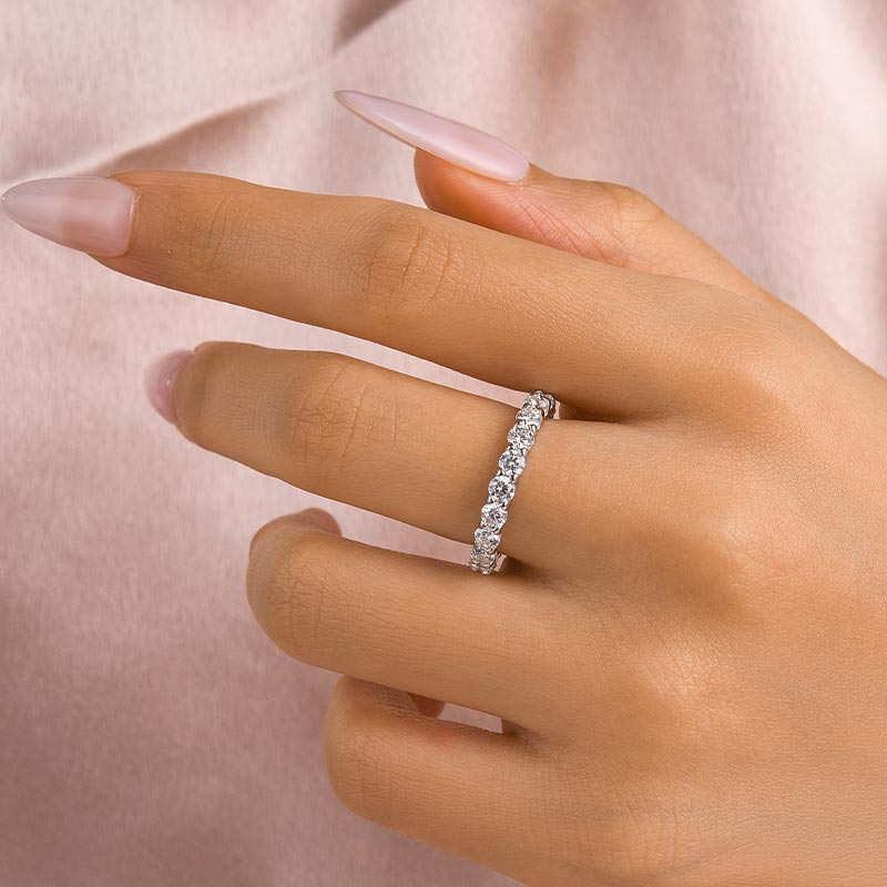 Aurevyn 2.5 Ct Round Cut Women's Wedding Band