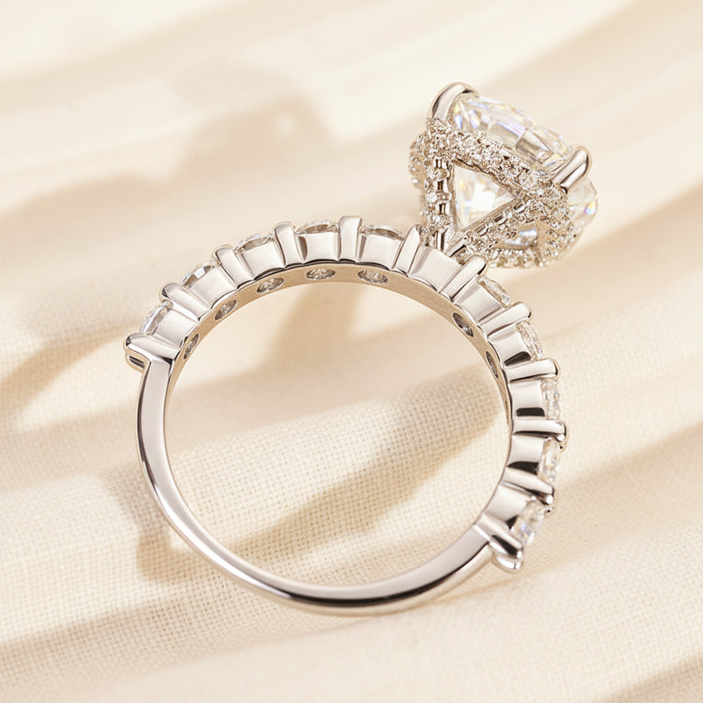 Aurevyn 2.0Ct~4.0 Ct Round Engagement Ring - 4 Prong Setting