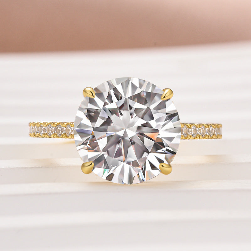 Aurevyn 4.0 Ct Round Yellow Gold Engagement Ring
