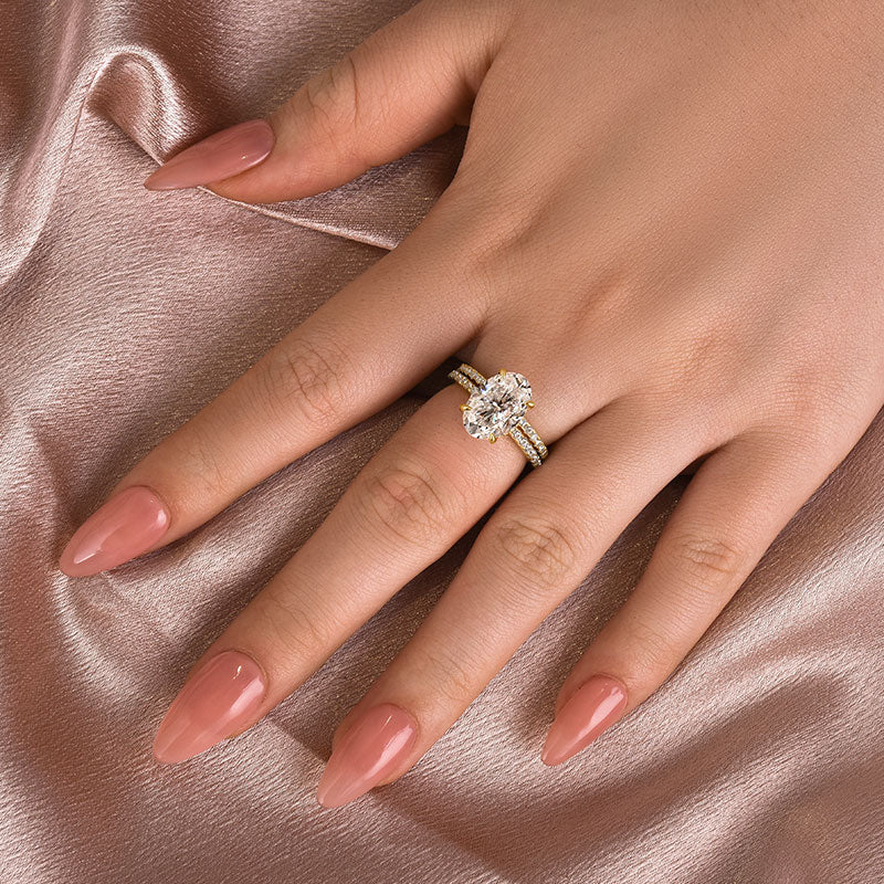 Aurevyn 4.0 Ct ～ 5.5 Ct Oval Cut Yellow Gold Wedding Ring For Women