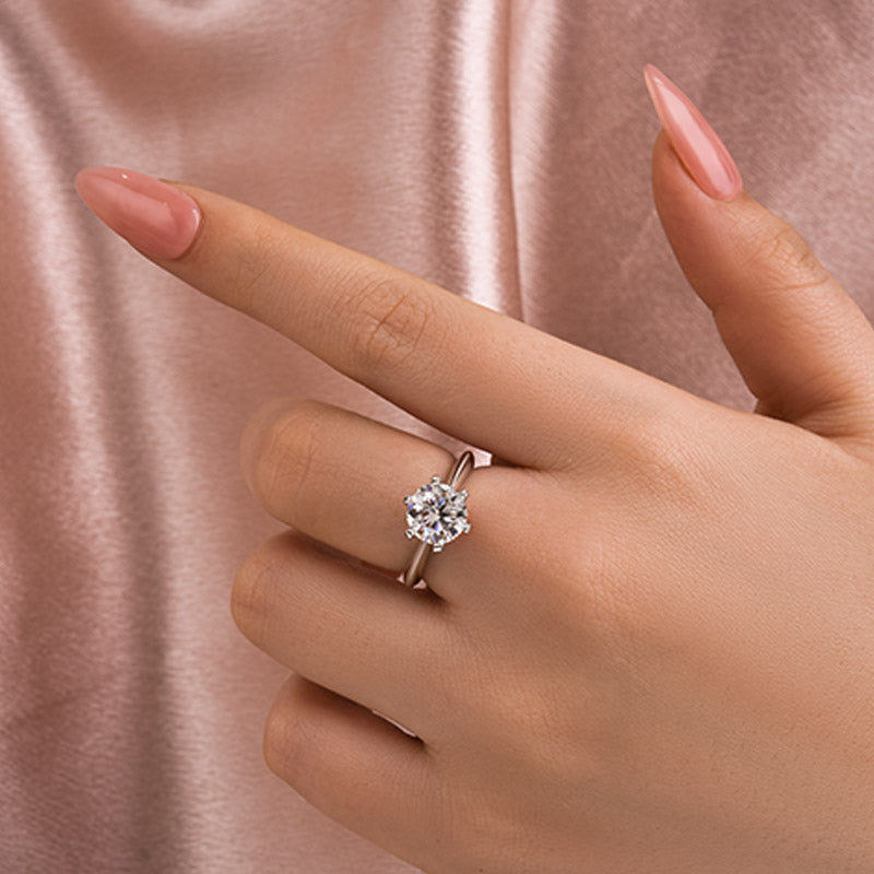 Aurevyn 2.0 Ct ～3.0Ct Round Cut 6 Prong White Gold Engagement Ring