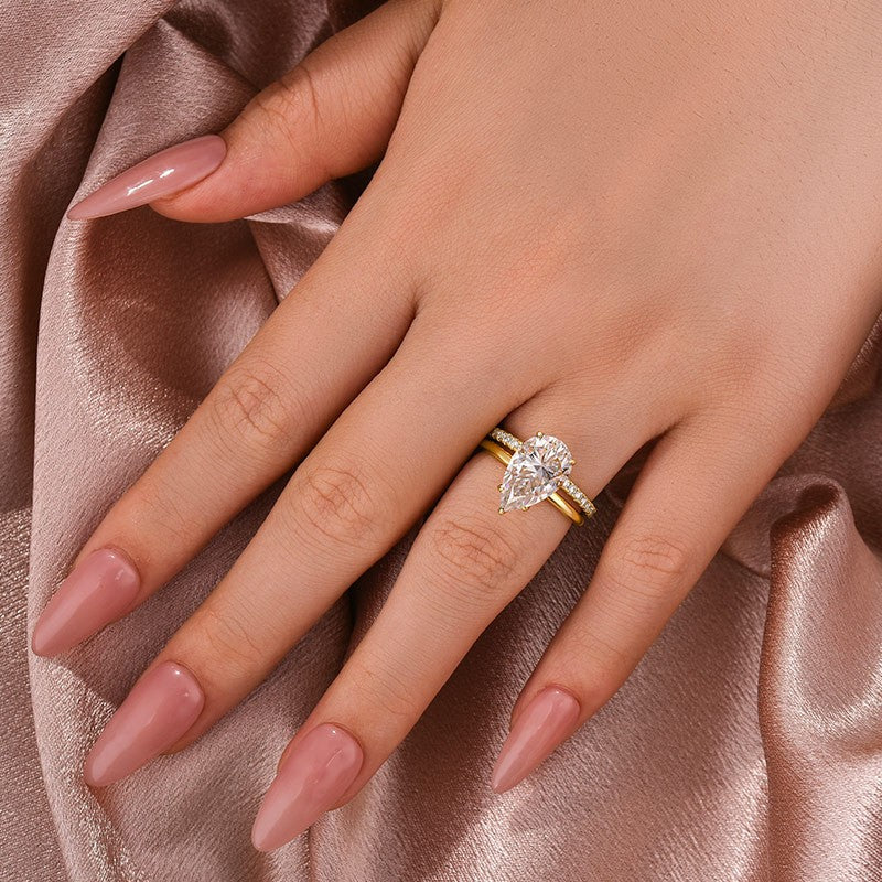 Aurevyn Moissanite Solitaire 4.0Ct Pear Cut Yellow Gold Women's Wedding Ring Set