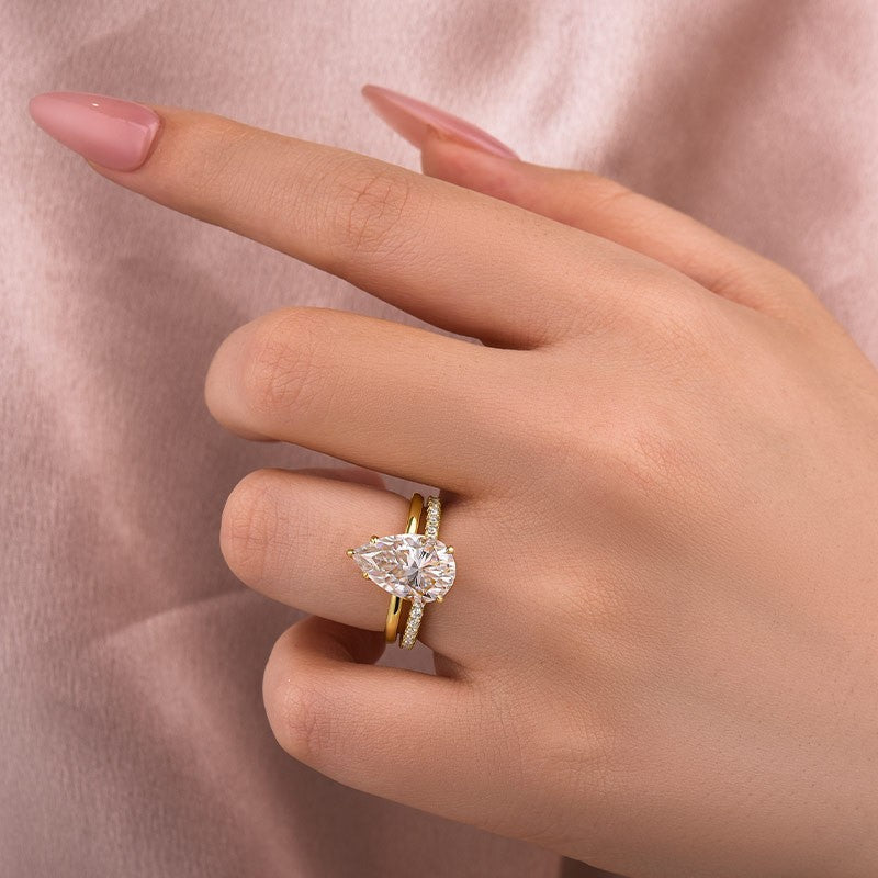 Aurevyn Moissanite Solitaire 4.0Ct Pear Cut Yellow Gold Women's Wedding Ring Set