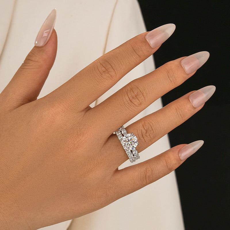 Aurevyn Moissanite 2.0Ct~4.0Ct Round Cut Side Stone White Gold Travel Bridal Set