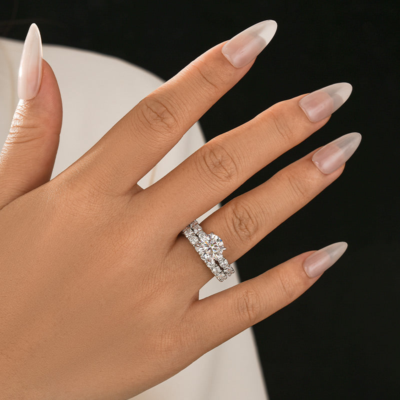 Aurevyn Moissanite 2.0Ct~4.0Ct Round Cut Side Stone White Gold Travel Bridal Set