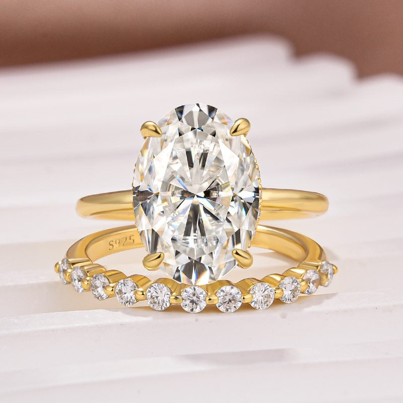 Aurevyn Solitaire 5.5Ct Oval Cut Yellow Gold Moissanite Wedding Ring Set With Round Cut Wedding Band