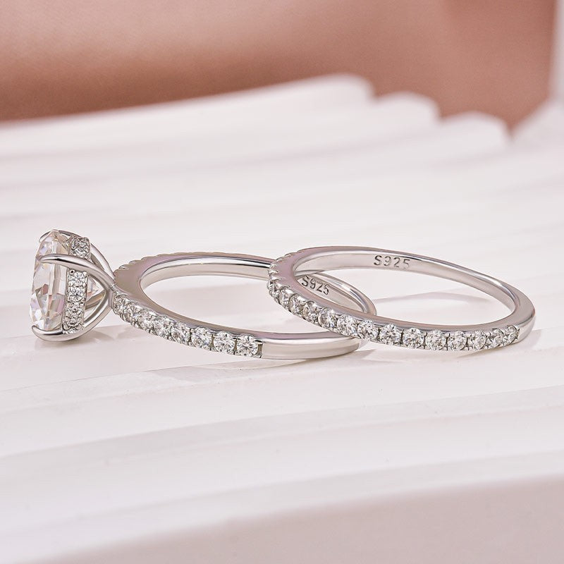 Aurevyn Moissanite 2.0Ct Round Cut White Gold Bridal Wedding Ring Set