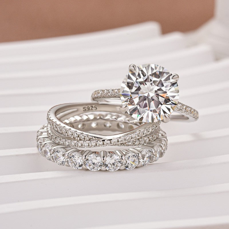 Aurevyn 4.0 Ct Round Cut Moissanite Diamond Wedding Ring with Twist Bands