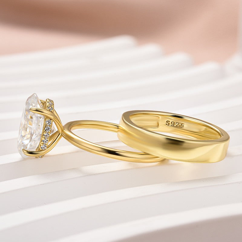 Aurevyn Moissanite 4.0 Ct Solitaire Oval Cut Yellow Gold Wedding Ring Set with Wide Band