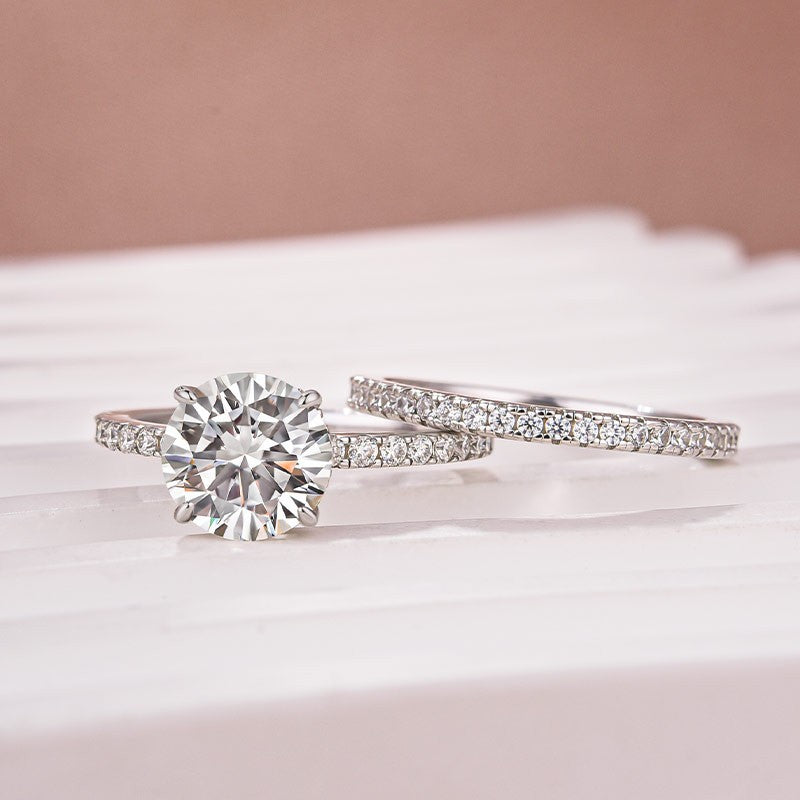 Aurevyn Moissanite 2.0Ct Round Cut White Gold Bridal Wedding Ring Set
