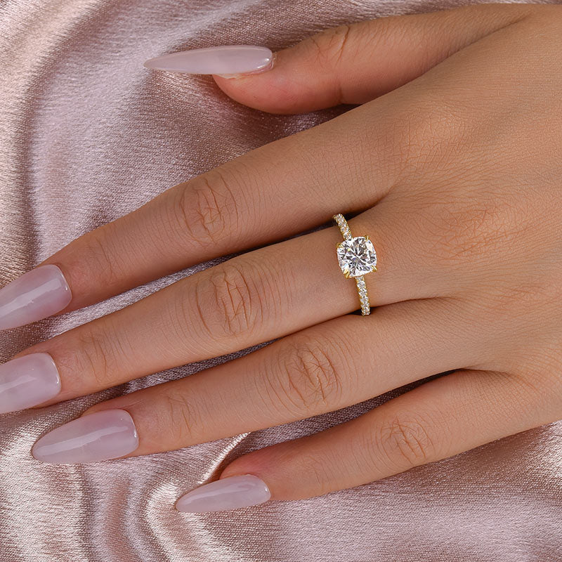Aurevyn 2.0 Ct～2.5 CtSquare Cushion Yellow Gold Promise Ring