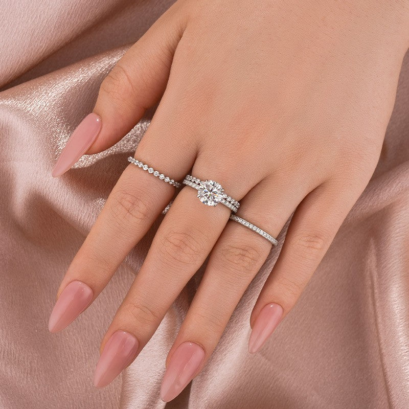 Aurevyn Moissanite 2.0Ct Round Cut White Gold Wedding Ring Set