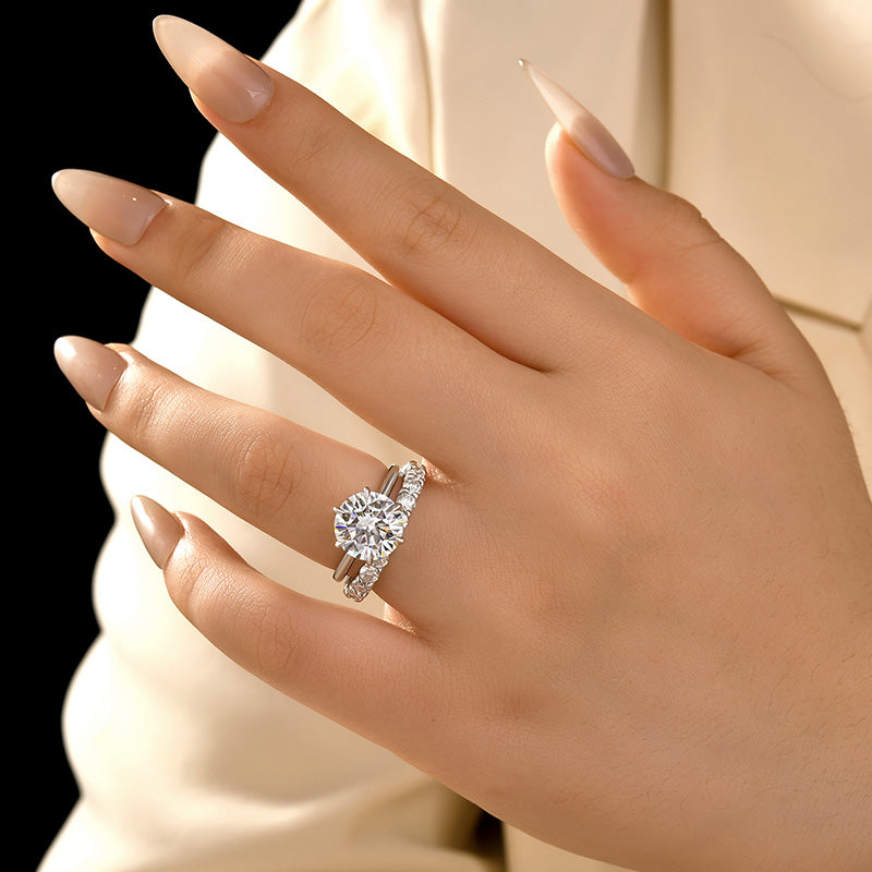 Aurevyn Solitaire 2.0 Ct/4.0Ct 6 Prong Round Cut Moissanite Diamond Wedding Ring