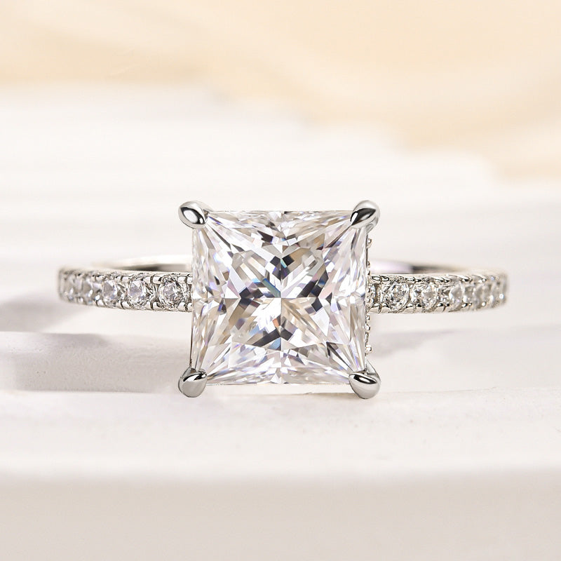 Aurevyn 2.0 Ct ～3.0 Ct Square Princess Cut Bridal Ring