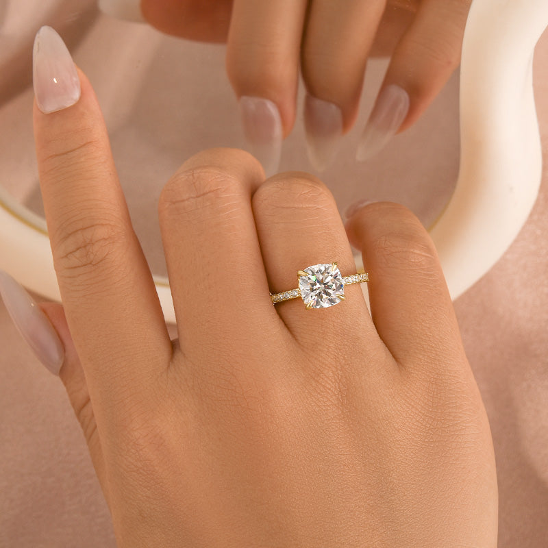 Aurevyn 2.0 Ct～2.5 CtSquare Cushion Yellow Gold Promise Ring