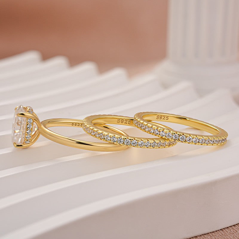 Aurevyn Moissanite Solitaire 2.0 Ct Oval Cut Yellow Gold Wedding Ring Set
