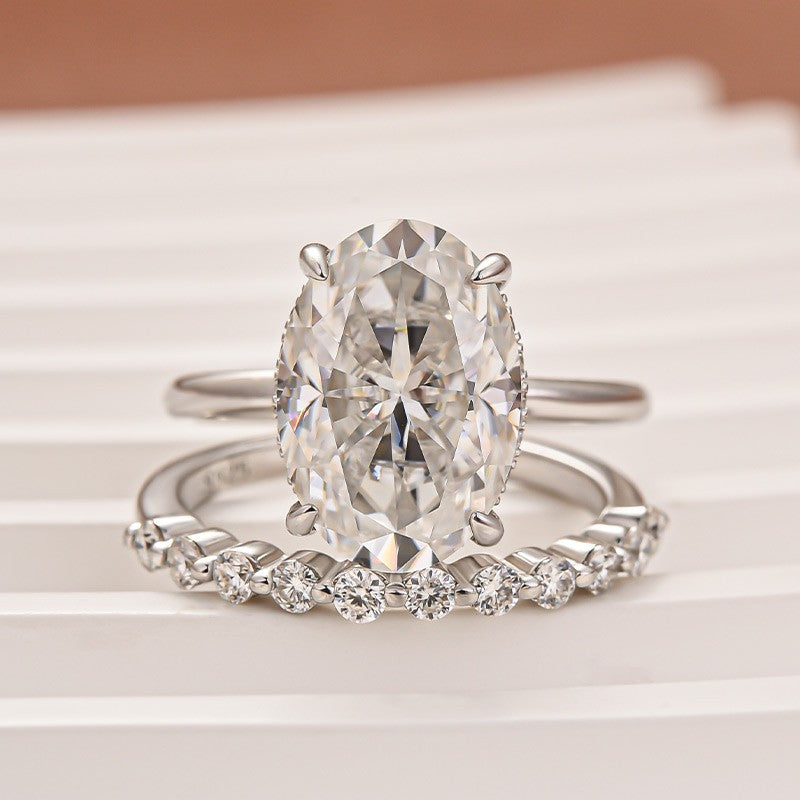 Aurevyn Solitaire 5.5Ct Oval Cut White Gold Moissanite Wedding Ring Set With Round Cut Wedding Band