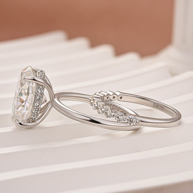 Aurevyn Solitaire 5.5Ct Oval Cut White Gold Moissanite Wedding Ring Set With Round Cut Wedding Band