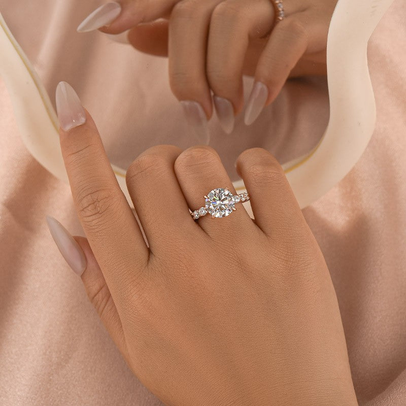 Aurevyn 4.0 Ct Round Rose Gold Engagement Ring