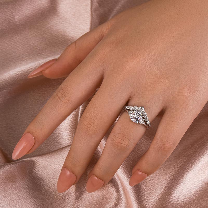 Aurevyn 1.2 Ct Round Cut/ 4.0Ct Heart Cut White Gold Wedding Ring Set
