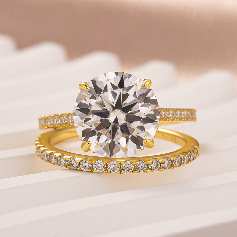 Aurevyn 4.0 Ct Round Cut Yellow Gold Wedding Ring Set