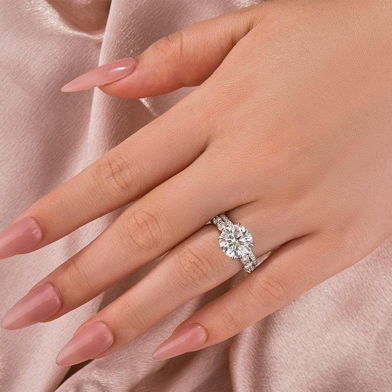 Aurevyn 4.0 Ct Round Cut White Gold Moissanite Diamond Wedding Ring