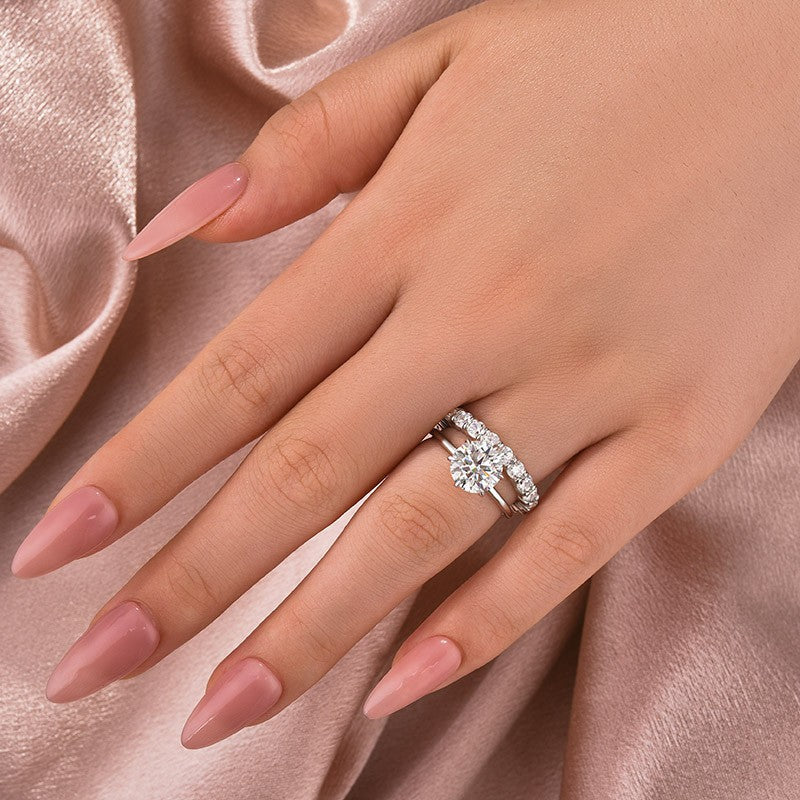 Aurevyn Solitaire 2.0 Ct/4.0Ct 6 Prong Round Cut Moissanite Diamond Wedding Ring