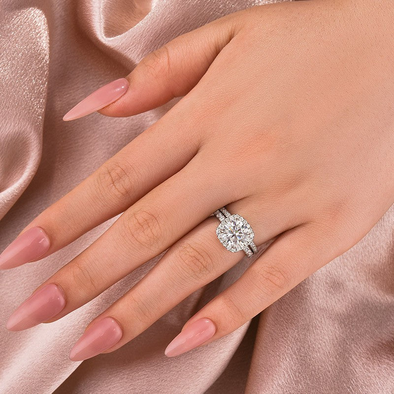Aurevyn 2.0Ct Halo Round Cut White Gold Moissanite Diamond Wedding Ring