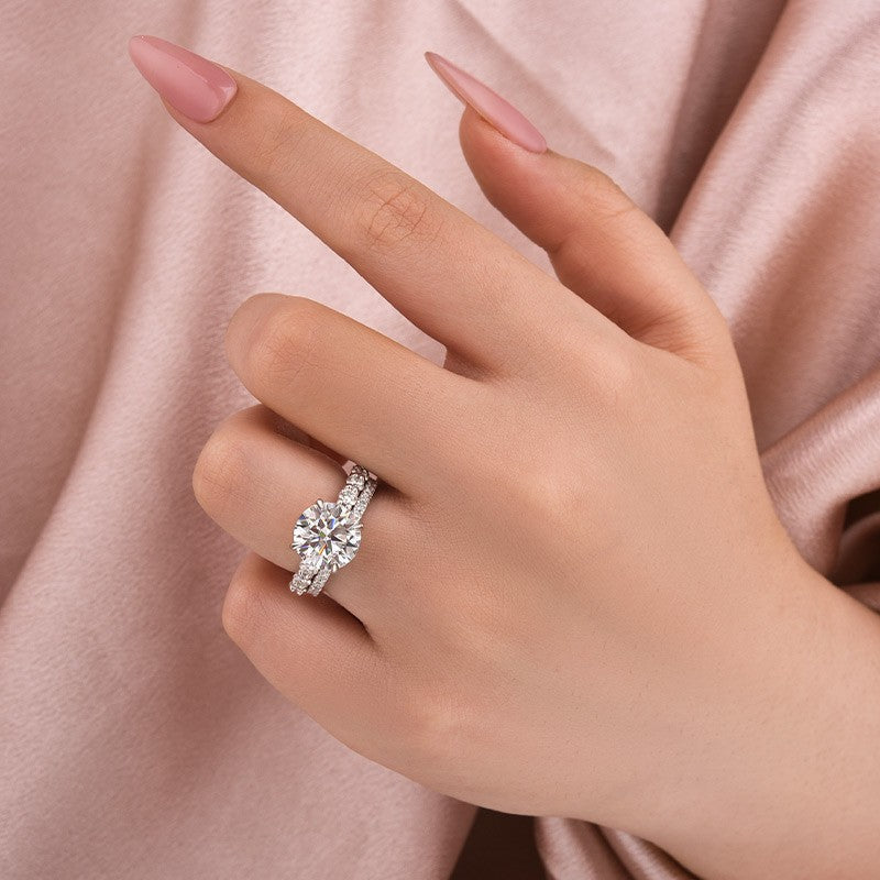 Aurevyn 4.0 Ct Round Cut White Gold Moissanite Diamond Wedding Ring