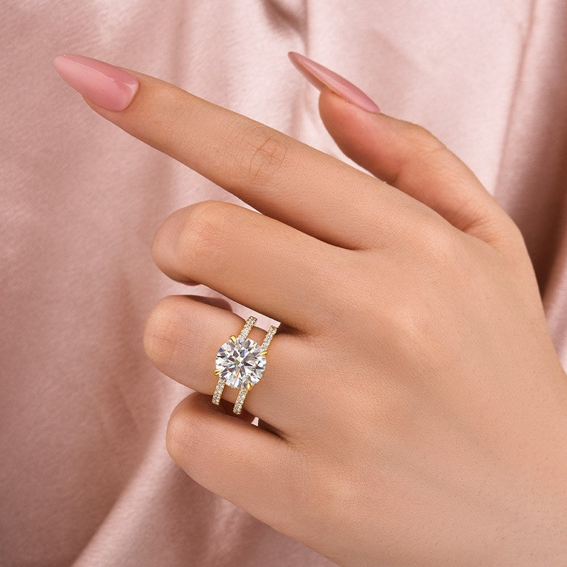 Aurevyn Moissanite Split Shank Design 4.0Ct Round Cut Yellow Gold Engagement Ring