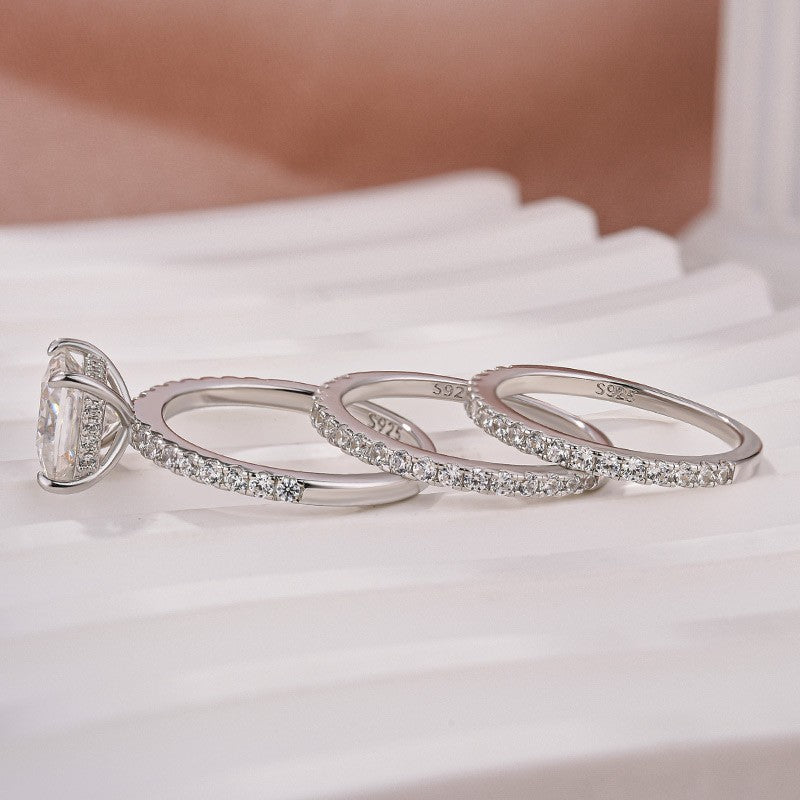 Aurevyn 2.0 Ct Princess Cut Pavé White Gold Moissanite Diamond Wedding Ring