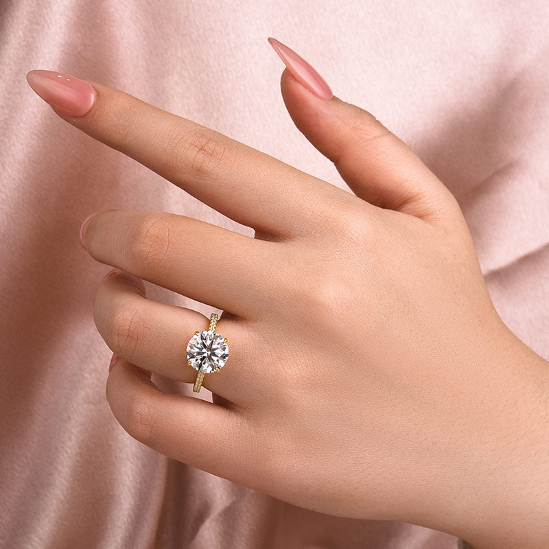 Aurevyn 4.0 Ct Round Yellow Gold Engagement Ring
