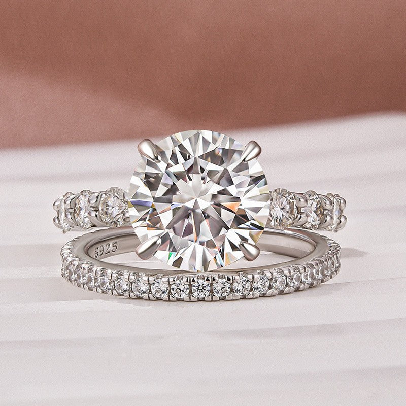Aurevyn 4.0 Ct Round Cut White Gold Moissanite Diamond Wedding Ring