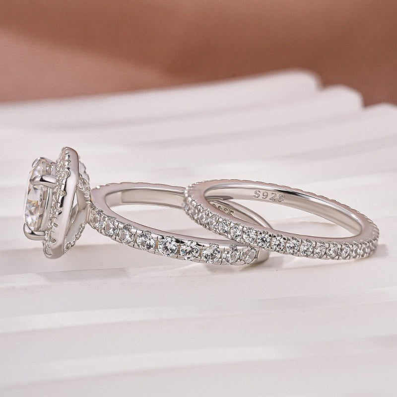 Aurevyn 2.0Ct Halo Round Cut White Gold Moissanite Diamond Wedding Ring