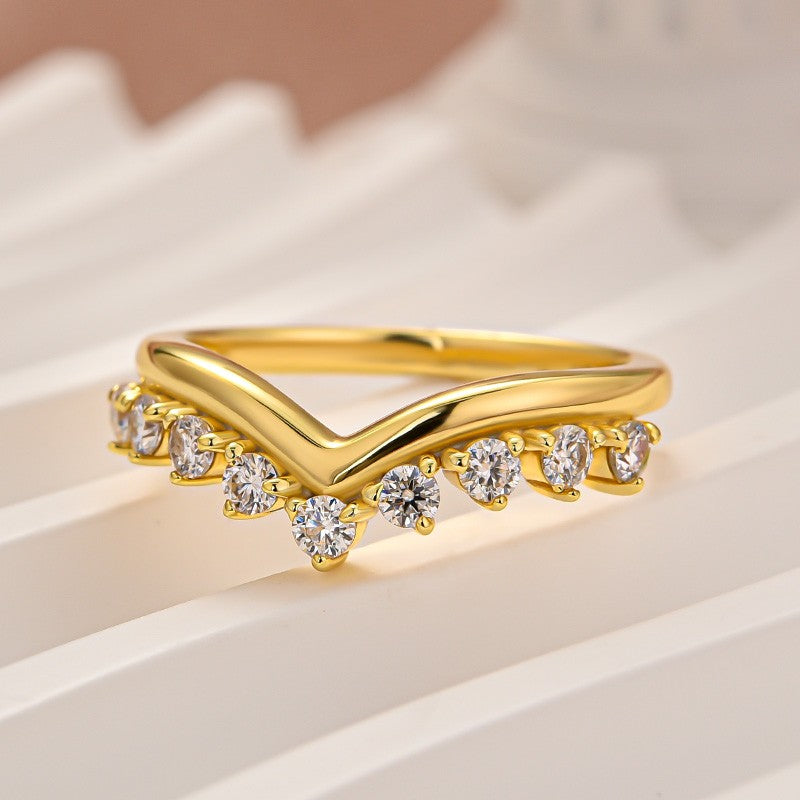 Aurevyn Graduated Tiara Wedding Ring With Round Moissanite Diamonds
